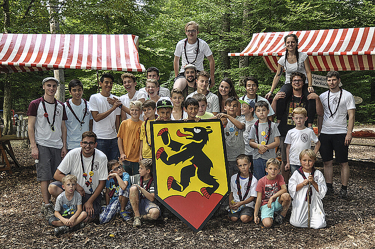 Spiel, Spass und gute Stimmung: Wöflis, Pfadis, Leiter und Helferinnen der Pfadi Bärenfels am Jubiläumsfest. Foto: Isabelle Hitz