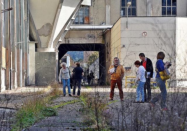Papierfabrik im Dornröschenschlaf: Bis ein Investor das Areal wachküsst. Foto: Roland Bürki