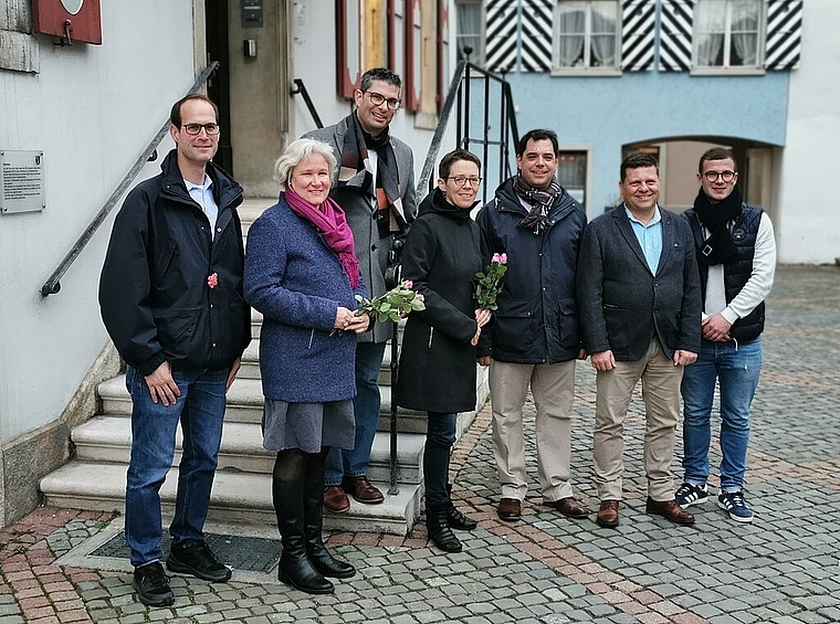 <em>Der Stadtrat: </em>(v.l.) Thomas Locher (neu), Carole Seeberger, Pascal Bolliger, Sabine Asprion, Mathias Christ (neu), Simon Felix und Cédric Jeanbourquin (neu).Foto: Melanie Brêchet