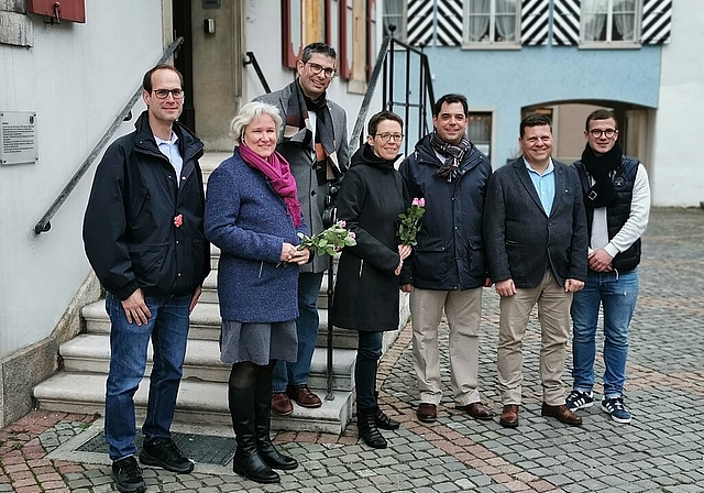 <em>Der Stadtrat: </em>(v.l.) Thomas Locher (neu), Carole Seeberger, Pascal Bolliger, Sabine Asprion, Mathias Christ (neu), Simon Felix und Cédric Jeanbourquin (neu).Foto: Melanie Brêchet