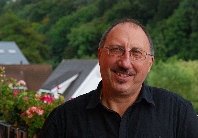 Quereinsteiger: Der Zwingner Peter Hueber krempelte im Alter von 54 Jahren sein Berufsleben um.   Foto: Melanie Brêchet Fischlin