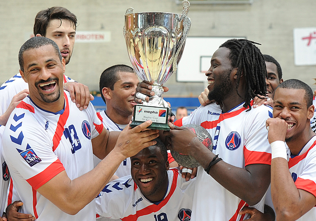 Letzte Sieger: Die Mannschaft von PSG Handball Paris holte sich 2012 den Titel.  Foto: Archiv AZ Medien