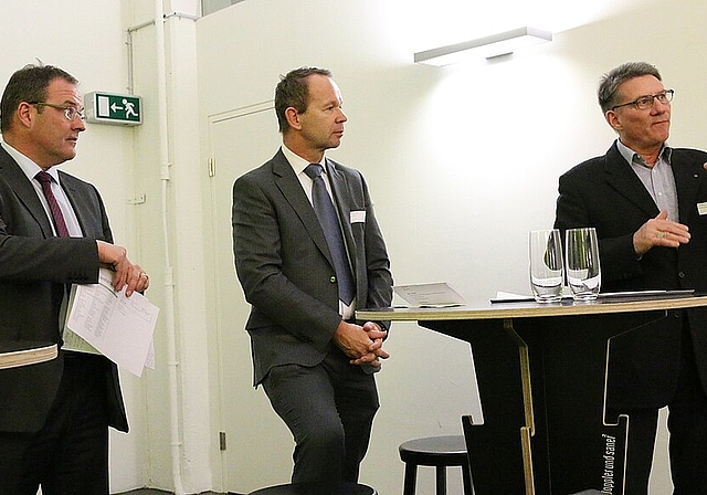 Jeder auf seine Art: Thomas Kübler, Andreas Lindner und Ruedi Kohler berichten vom Geschäft in Zeiten der Frankenstärke. Foto: Gini Minonzio 