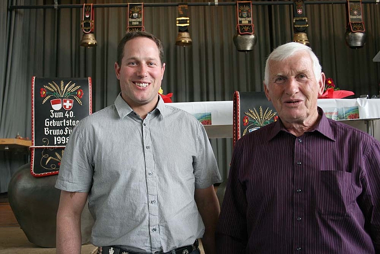 Schauexperten: Meisterlandwirt Urban Christ vom Hof Holbach in Erschwil (l.) folgt als kantonaler Experte auf Hans Tschan vom Hof Girlang in Beinwil. Foto: Benildis Bentolila