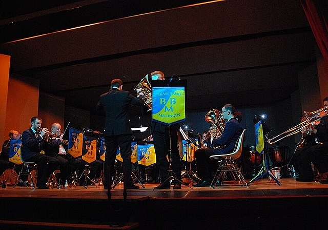 Unter neuer Leitung: Die Brass Band Meltingen, unter der Führung von Jonas Schmidli. Fotos: Melanie Brêchet
