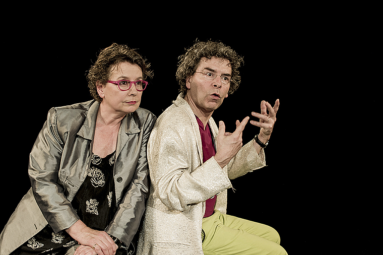 Gegen das angepasste, unselbstständige Denken: Das Theaterkabarett Birkenmeier rüttelt das Publikum auf. Foto: ZVG