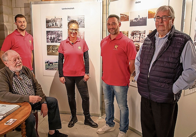 Die Ausstellungsmacher: (v.l.) Pierre Gürtler, Fabian Meury, Romy Diehl, Manuel Meury und Bernhard Bucher. Foto: Martin Staub