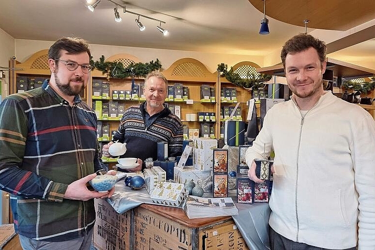 Familiensache: (v. l.) Noël, Vater Matthias und Fabrice Bisang führen das Unternehmen gemeinsam. Foto: Fabia Maieroni