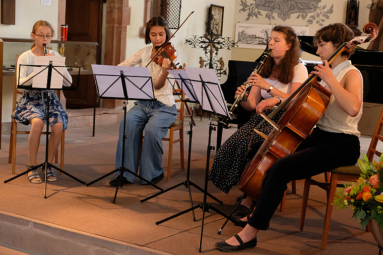 Grosse Spielfreude: (v. l.) Alina Chloé Mundorff, Franziska Brunner, Flurina Bürklin und Viola Gund. Foto: Thomas Brunnschweiler