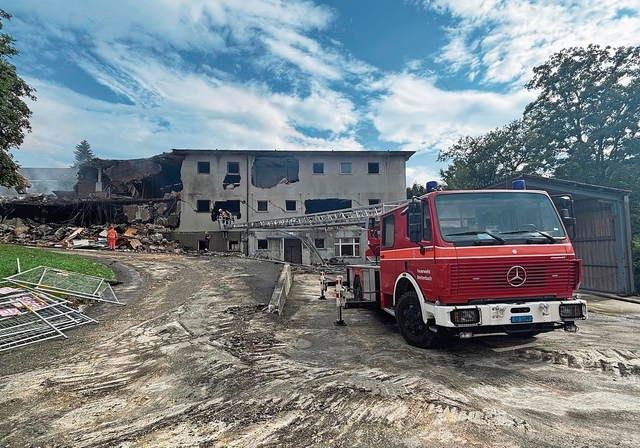 In die Jahre gekommen: Das Fahrzeug mit Drehleiter der Feuerwehr Breitenbach zählt schon zu den Oldtimern. Foto: zvg