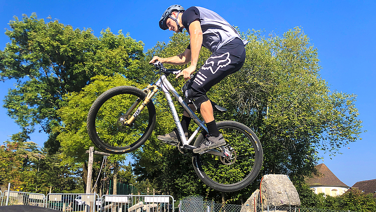 Beliebt: Der Pumptrack lockt bereits jetzt Besucher an– am Samstag ist offizielle Eröffnung. Foto: ZVG