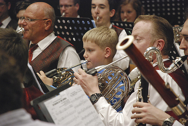 Zusammen gehts besser: Beim «Phantom of the Opera» wurde generationenübergreifend musiziert. Foto: Thomas Brunnschweiler