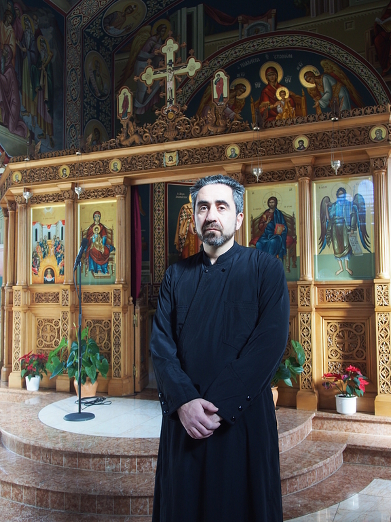 Arbeitet nebenbei auch als Griechischlehrer: Konstantinos Kosmidis, Pfarrer der