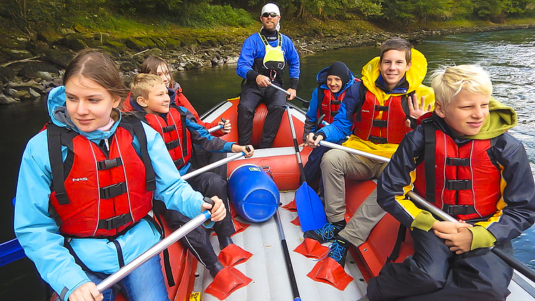Äusserst beliebt: Der Workshop «Bootstour mit Raft» ist für dieses Jahr bereits ausgebucht, doch die nächste Jugendwoche kommt bestimmt. Foto: ZVG