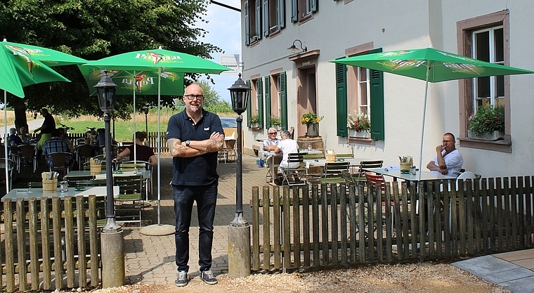 Predigerhof-Gastgeber: Tom Wiederkehr liegt ein wertschätzender Umgang mit Lebensmitteln am Herzen.  Foto: Caspar Reimer