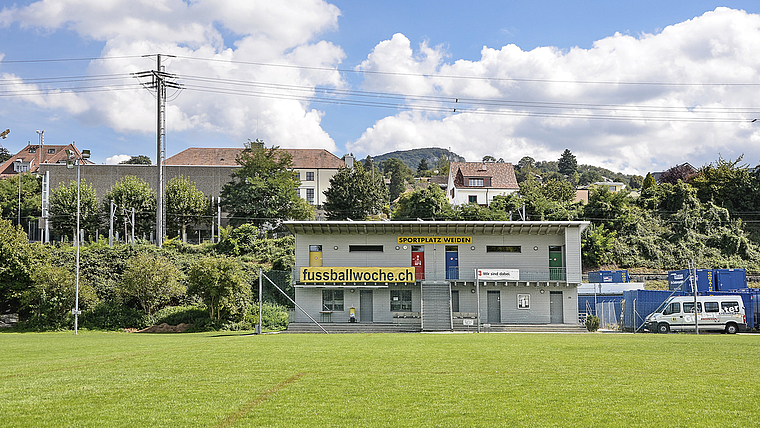 Gesamtlösung angestrebt: Die Sportfelder im Widen und die Sporthallen der Schulen sollen mit einer neuen Bahnunterführung verbunden werden. Auch der SC Dornach soll künftig im Tal seine Spiele bestreiten. Foto: Edmondo Savoldelli