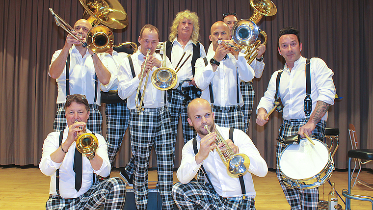 Verstärkung gesucht: Die neunköpfige Brass-Formation Black Box Music sucht noch einen zusätzlichen Trompeter. Foto: Caspar Reimer