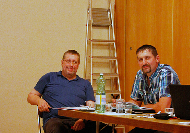 Die Leiter zum Finanzhimmel steht bereit: Martin Borer und Daniel Wüthrich können den Kanton abschütteln.  Foto: Gini Minonzio