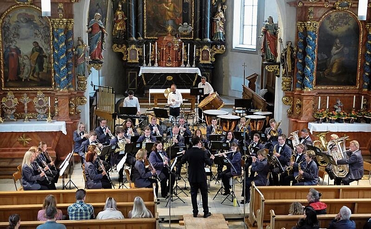 Hohes Niveau: Die Stadtmusik Laufen sorgte am Muttertag in der St. Katharinenkirche für musikalischen Hochgenuss. Foto: Thomas Brunnschweiler