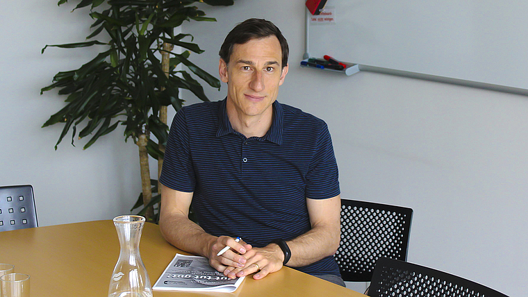 Gleichberechtigung zeichnet sich nicht nur durch Lohn aus: Steve Beutler, Leiter Personal und Controlling. Foto: Caspar Reimer