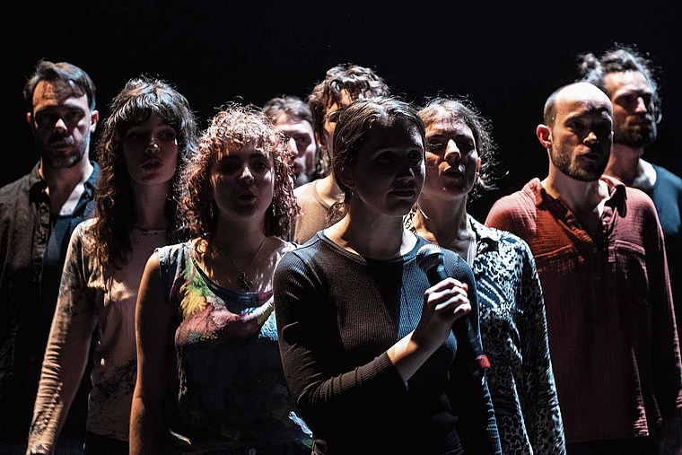 Nachwuchsschauspielerinnen und -schauspieler: Theater Junges M spielt, erzählt und tanzt die Geschichte von «Orpheus & Eurydike». Foto: Cornelius Hunziker