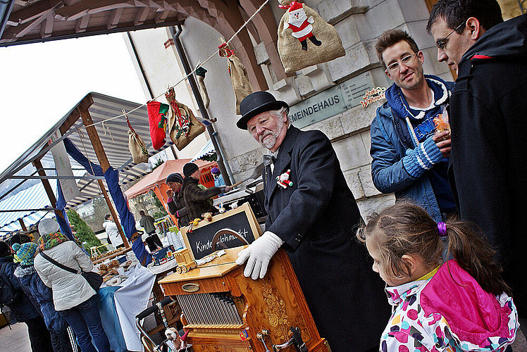 Passend für Weihnachten: Der Örgelimann. Fotos: Roland Bürki  
