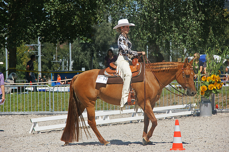 Harmonie zwischen Pferd und Reiterin: Jasmina Hunziker (17) ist im Westernreiten eine Klasse für sich. Foto: ZVG