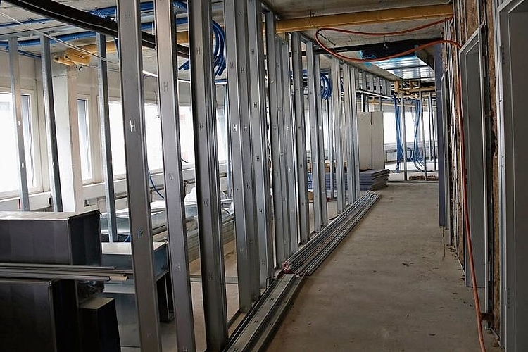 Noch eine Baustelle: Hier entstehen die Räume des Gesundheitszentrums. Fotos: Gaby Walther