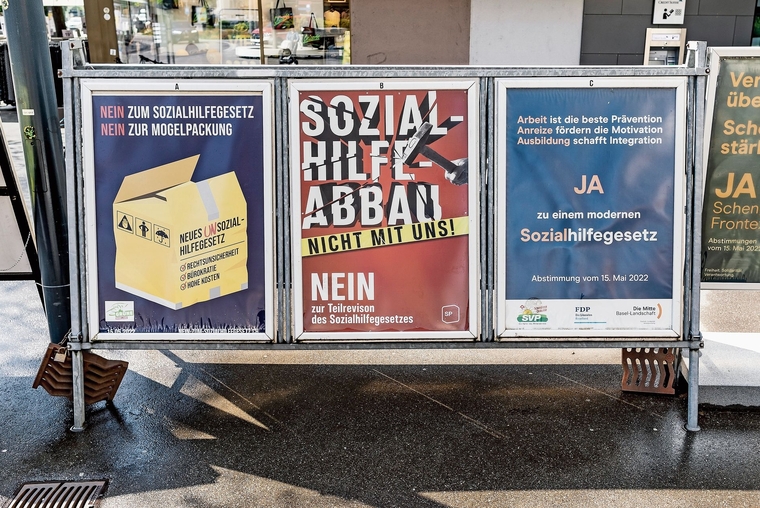 Motion: Wildes Plakatieren soll der Vergangenheit angehören. Wahl- und Abstimmungswerbung soll nur an offiziellen Stellen erlaubt sein.  Foto: Archiv / Kenneth Nars