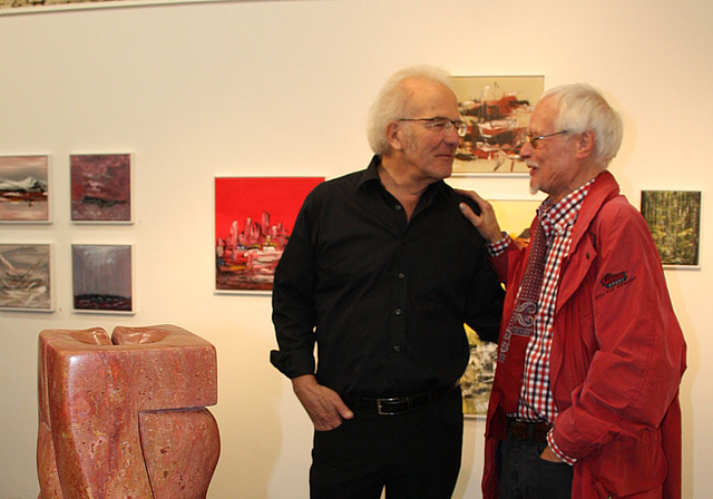 Freunde: Gerhard Vitt (l.) und Umberto Maggioni stellen gemeinsam aus.  Foto: Gaby Walther