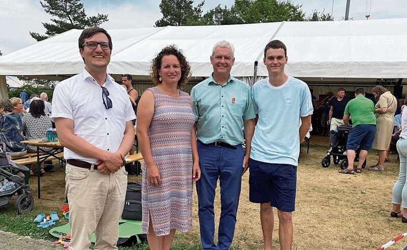 Politprominenz: (v. l.) Gemeindepräsident Daniel Urech, Gemeinderätin Maria Montero Immeli, Nationalrat Felix Wettstein und Gemeinderat Kevin Voegtli. Foto: Bea Asper
