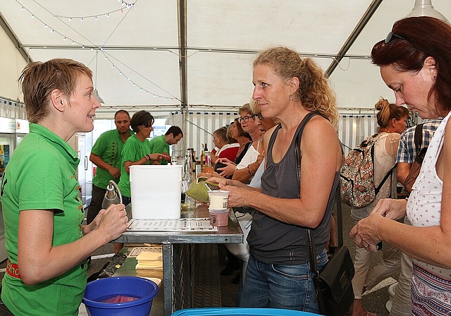 Geselligkeit: Speis und Trank runden das Erlebnis ab. Fotos: Gini Minonzio
