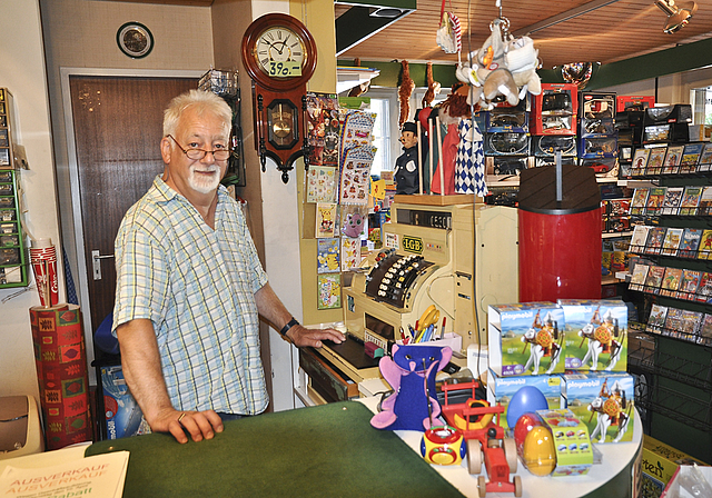 Muss krankheitshalber aufgeben: Peter Vögtli, Inhaber und Gründer des gleichnamigen Spielwarengeschäfts. Foto: Isabelle Hitz