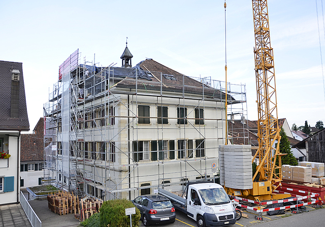 Baustelle Gemeindehaus: Nicht nur die bauliche Hülle wird derzeit instand gebracht, auch interne Verwaltungsabläufe müssen modernisiert werden.  Foto: Thomas Kramer