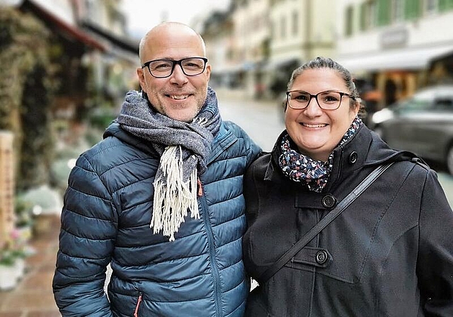 Haben derzeit die Zügel in der Hand: Beat Nussbaumer und Daniela Wey bilden aktuell das neue Laufner Fasnachtskomitee. Foto: Melanie Brêchet