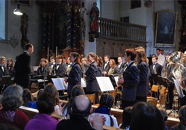 Gelungen: Unter der Leitung von Matthias Kümin begeisterte die Stadtmusik Laufen über den ganzen Abend. Fotos: Melanie Brêchet