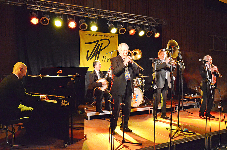 In Hochform: Die Dutch Swing College Band brachte Jazz vom Feinsten nach Aesch. Foto: ZVG/Martin Studer