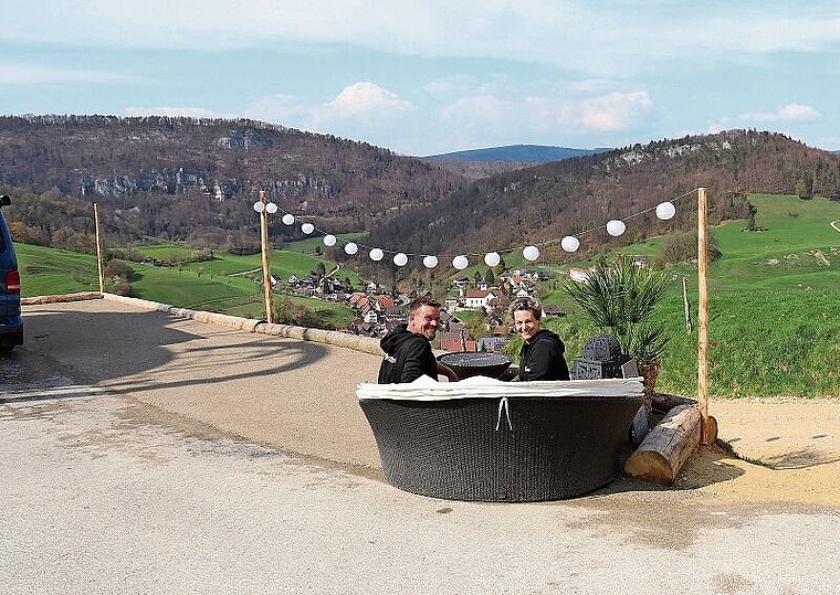 Stellplatz mit Aussicht: Corinne und Andreas Henz vom HaselHof bieten zwei Campingplätze an. Foto: Gaby Walther
