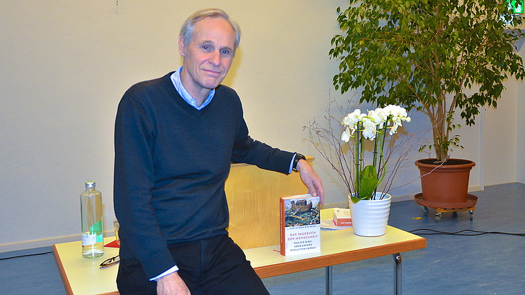 Die Bibel neu gelesen: Der Evolutionsbiologe Carel van Schaik. Foto: Fabia Maieroni