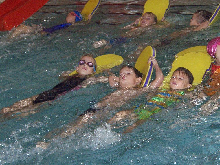 Weniger Platz im Hallenbad Muttenz: Der Verein Schwimmen für Alle Reinach sucht verzweifelt nach Lösungen. Foto: ZVG/SFAR