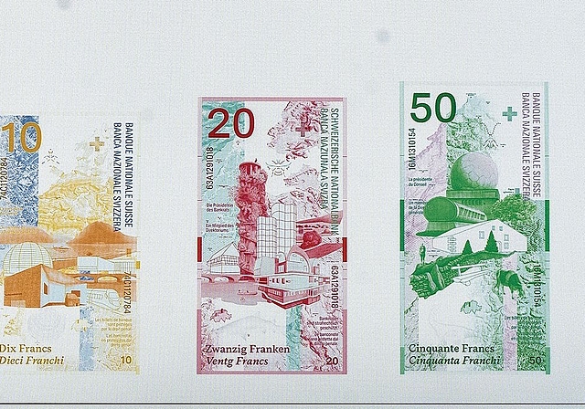 Die neuen Noten: Das Schaulager ist im unteren Teil der Zehnernote zu entdecken. Foto: KEYSTONE / URS FLUEELER