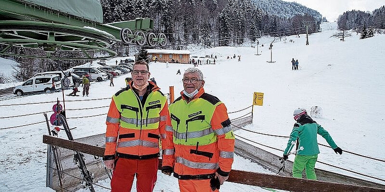 Die Chefs freuts: Pascal Grolimund (l.), neuer, und Urs Kaufmann, zurückgetretener Präsident. Foto: Martin Staub