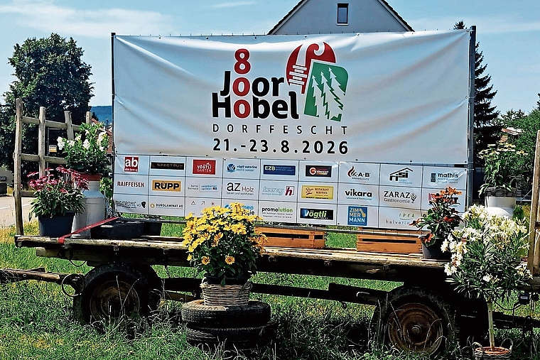 Grosse Unterstützung: Neben über 100 Freiwilligen unterstützen auch zahlreiche Sponsoren das Dorffest. Foto: zVg
