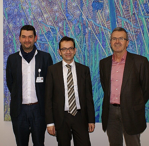 Verantwortlich für die Geriatrische Rehabilitation: (v.l.) Stationsleiter Matthäus Sommer, Spitalleiter Michael Rolaz und Chefarzt Dr. med. Beat Ritter. Fotos: Jürg Jeanloz