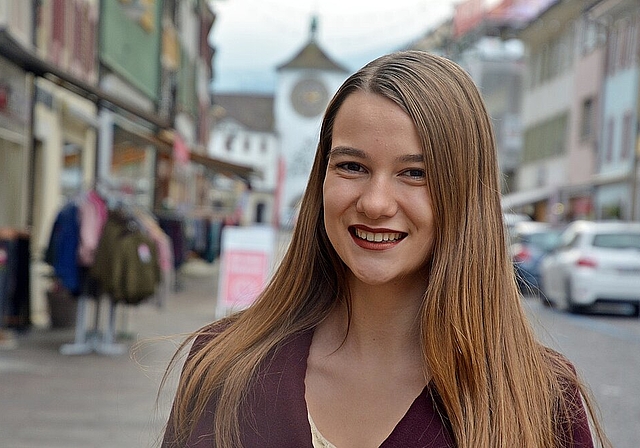 <em>Ida-Lin Hübscher: </em>Trotz Fernweh und Reiselust sind der Sängerin Laufen und die Region ganz fest ans Herz gewachsen.Foto: Roland Bürki