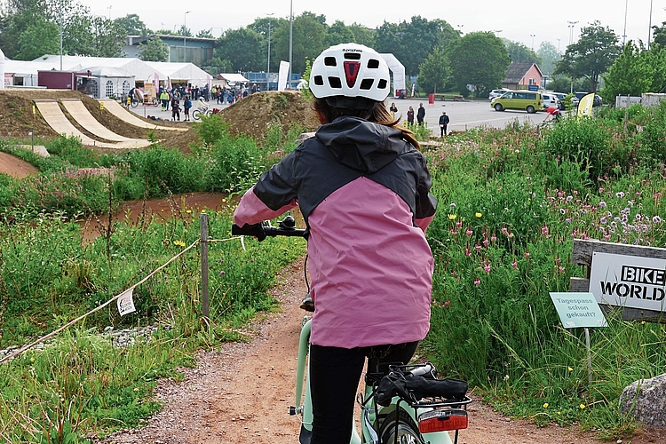 145 Velos: Für sämtliche Schulklassen wurde entsprechendes Fahrmaterialvon den Veranstaltenden organisiert.