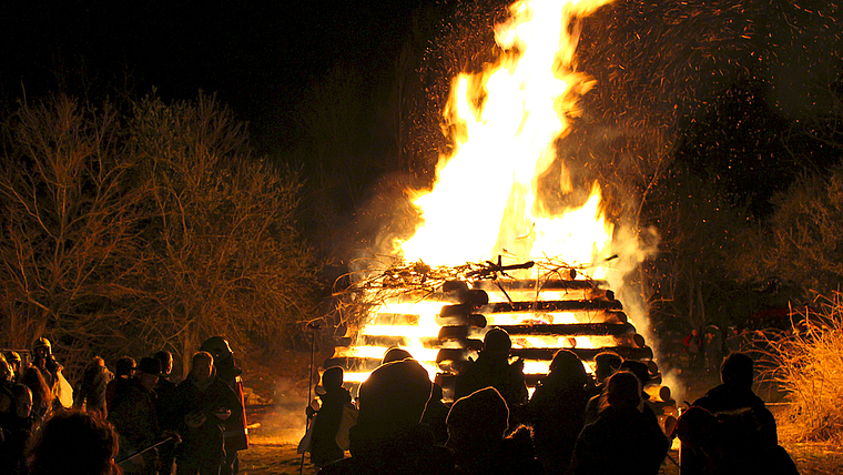 Keine Grossveranstaltung: Etwas mehr als 50 Personen nahmen am Arleser Fasnachtsfeuer teil, das von der Säulizunft
