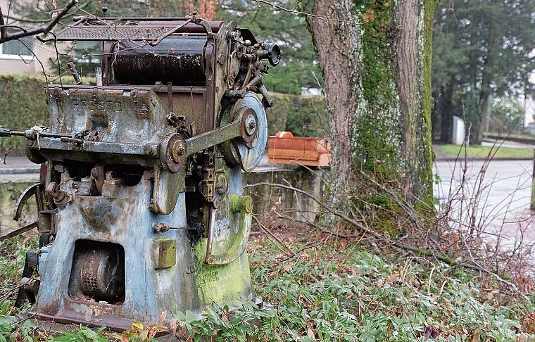 Vom Gebrauchsgegenstand zum Objet trouvé: Die Drucktiegelpresse von J. F. Gietz & Co.muss bis zum 21.Februar einen neuen Besitzer gefunden haben – sonst wird sie verschrottet. Foto: Thomas Brunnschweiler