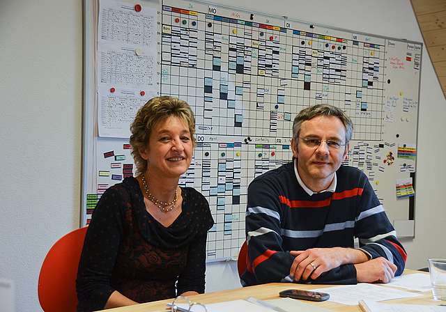 Arbeiten Hand in Hand: Spitexstationsleiterin Verena Voegtli mit Pascal Hasler, Präsident des Kranken- und Hauspflegevereins.  Foto: Jay Altenbach