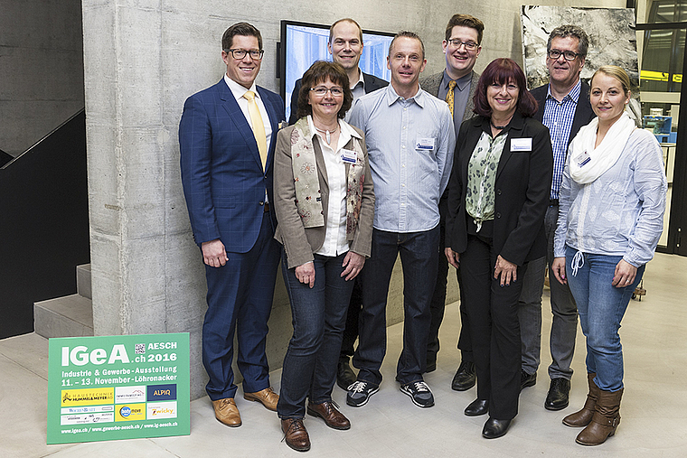 Der neue Vorstand mit der designierten Gemeinderätin (v. l.): Michael Dreier (Präsident), Monika Fanti (aus dem Vorstand demissioniert), Dieter Zwicky, Lukas Müller, Stephan Hohl, Claudia Schreiber, Silvan Ulrich und Alexa Küng.